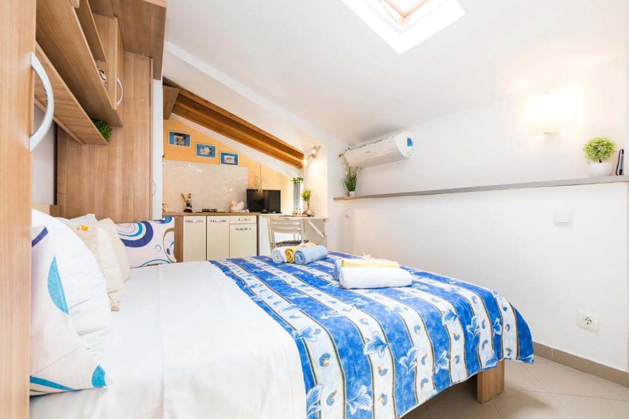 Apartmani I Soba Roberto I Mirjana Валун Экстерьер фото
