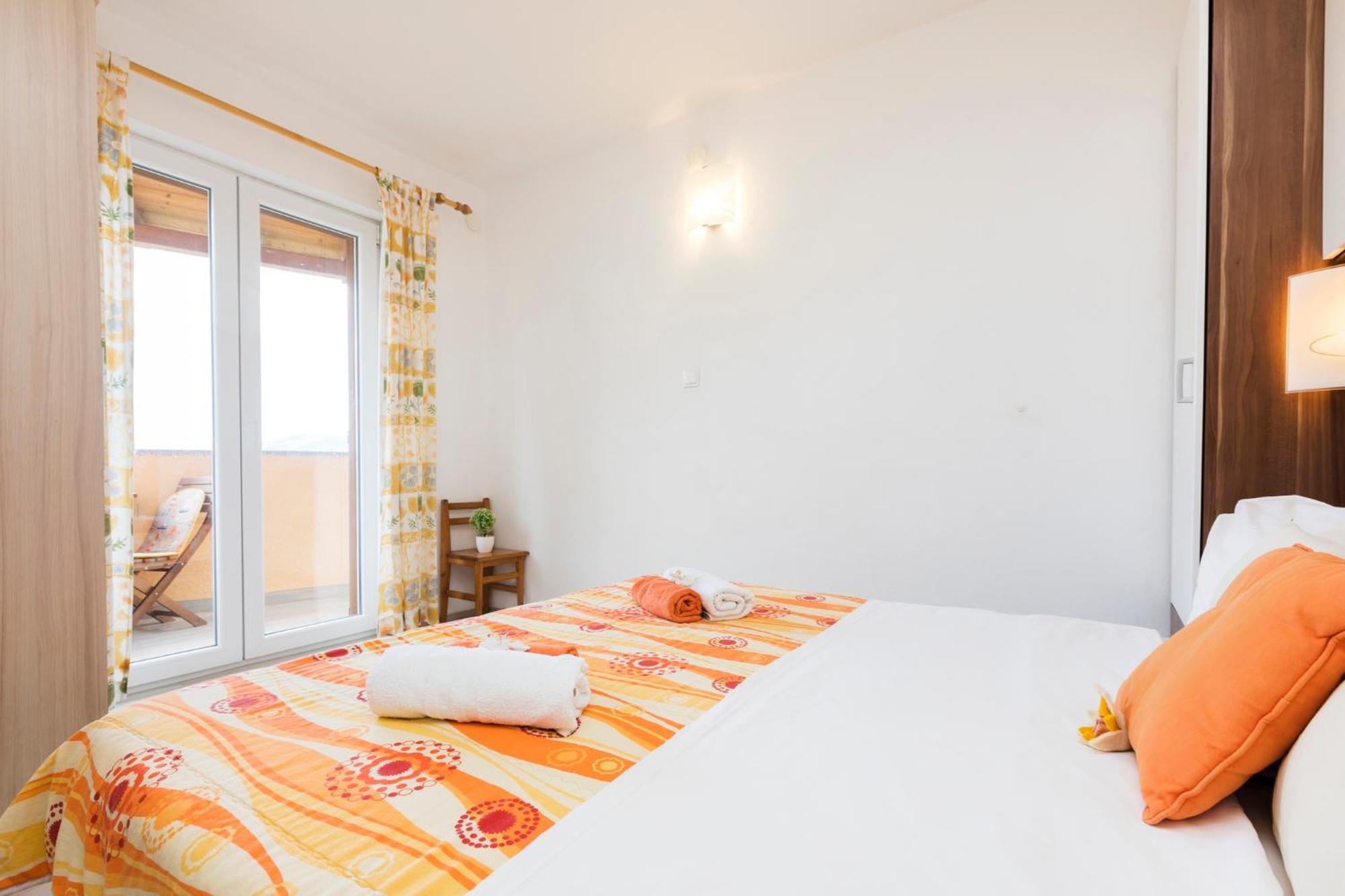 Apartmani I Soba Roberto I Mirjana Валун Экстерьер фото