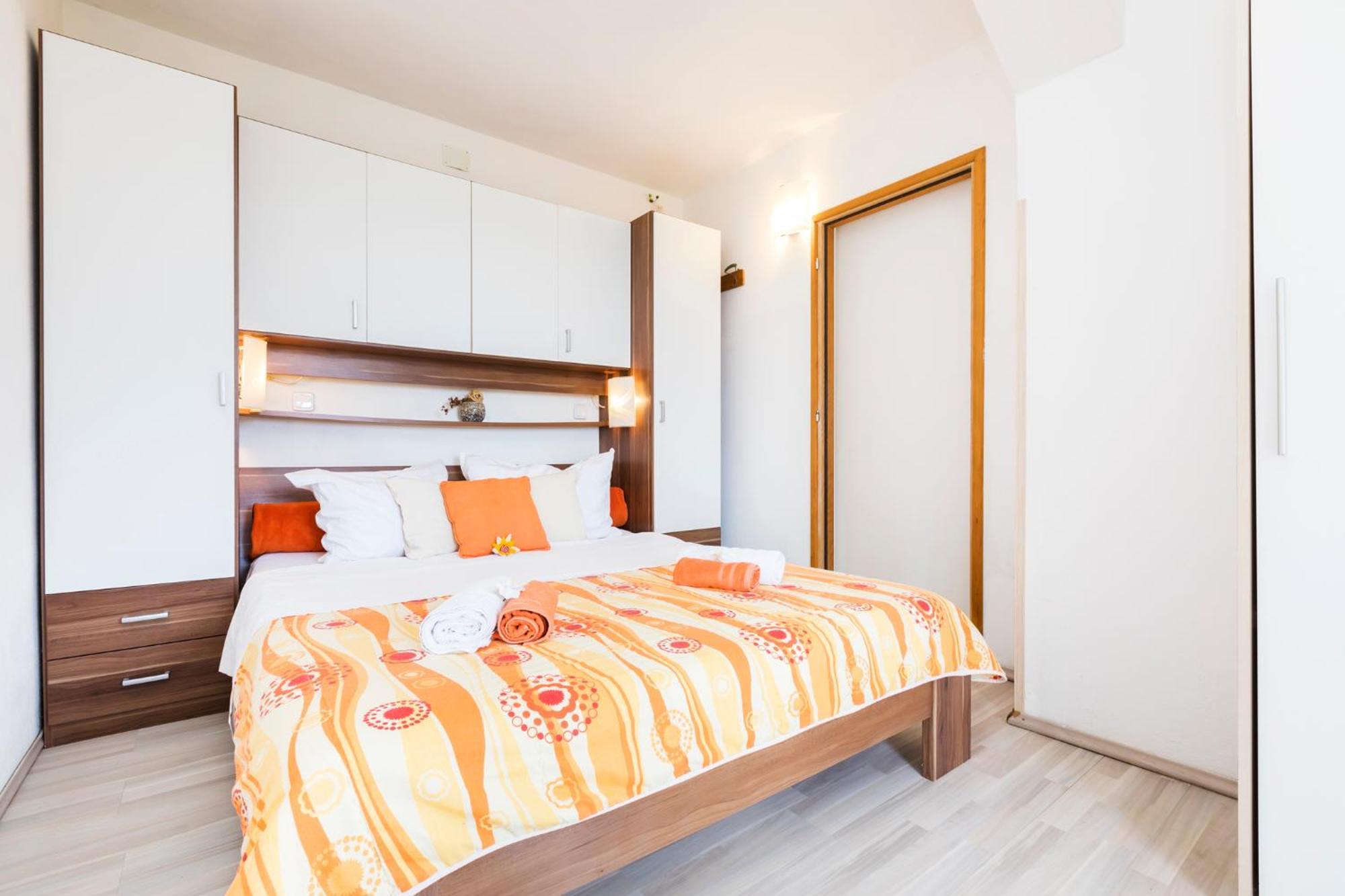 Apartmani I Soba Roberto I Mirjana Валун Экстерьер фото