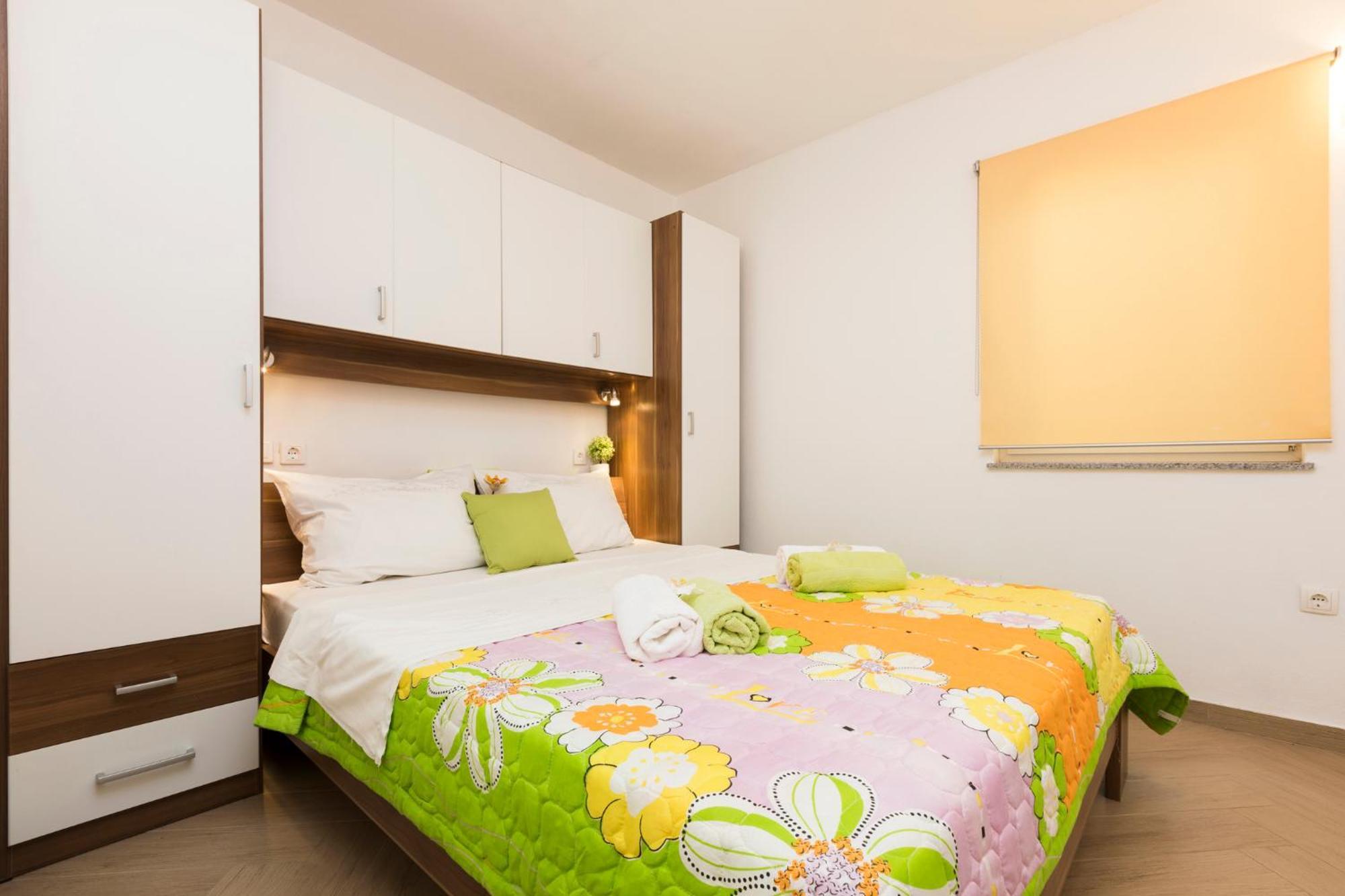 Apartmani I Soba Roberto I Mirjana Валун Экстерьер фото