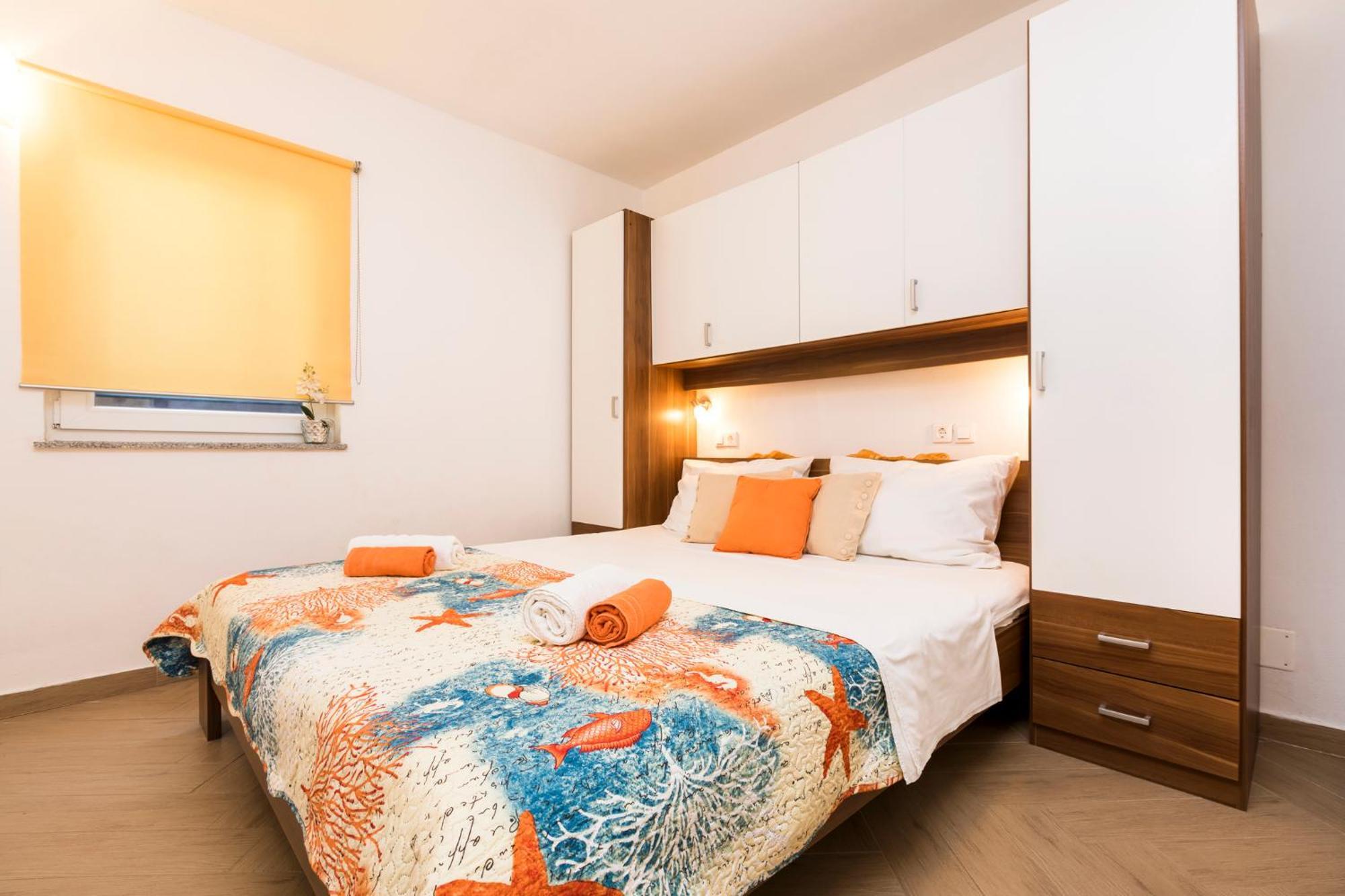 Apartmani I Soba Roberto I Mirjana Валун Экстерьер фото
