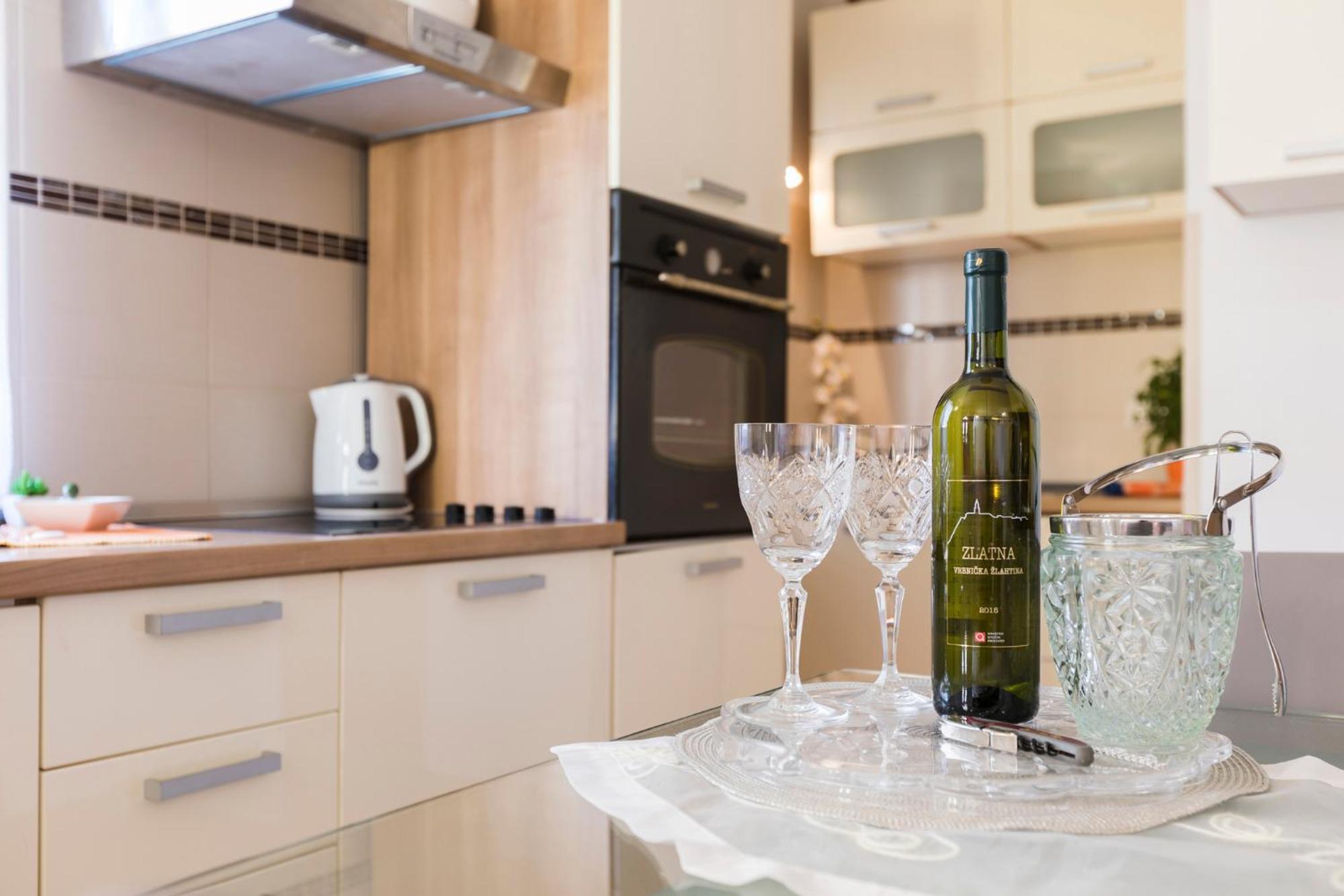 Apartmani I Soba Roberto I Mirjana Валун Экстерьер фото