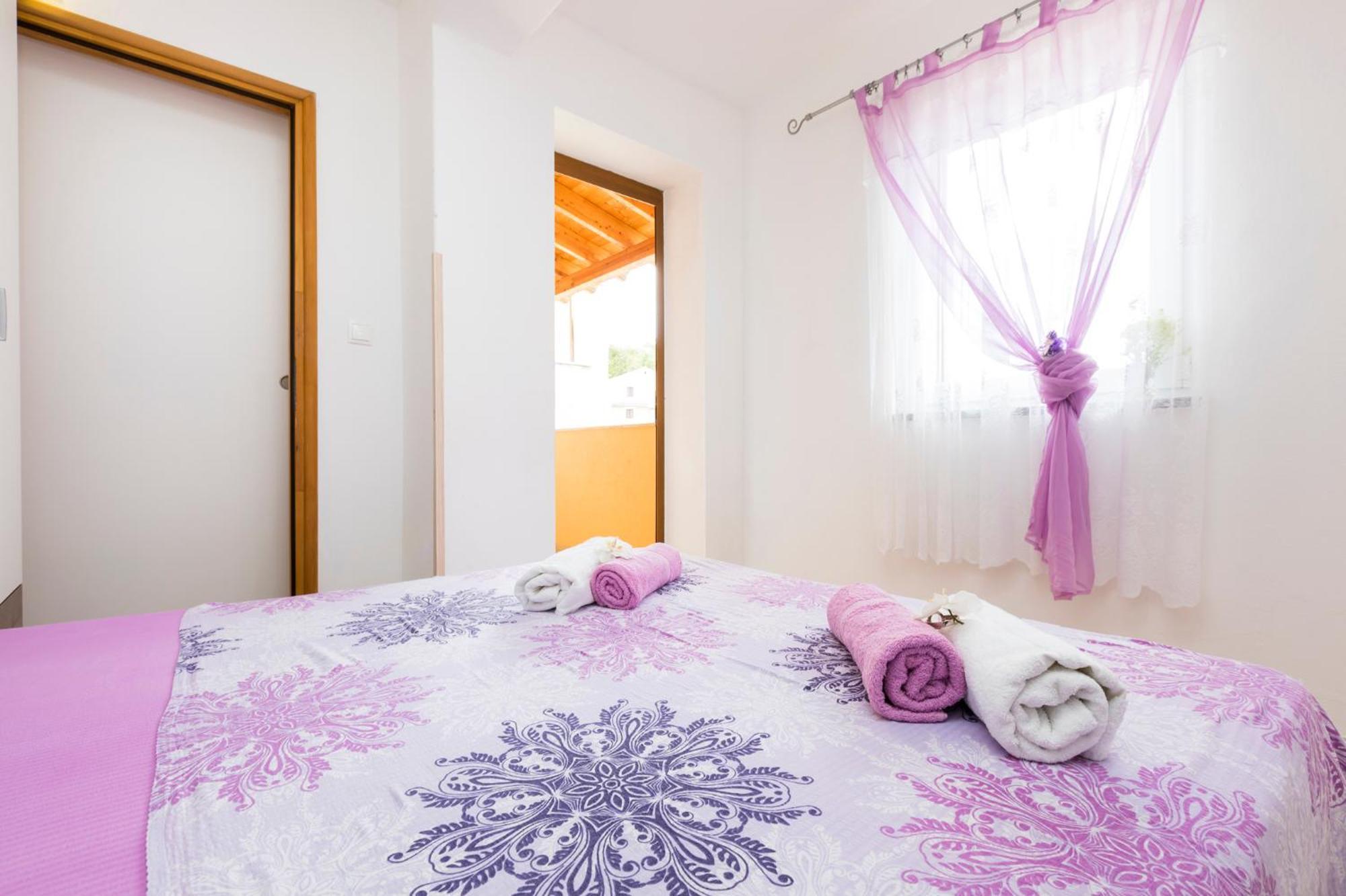 Apartmani I Soba Roberto I Mirjana Валун Экстерьер фото