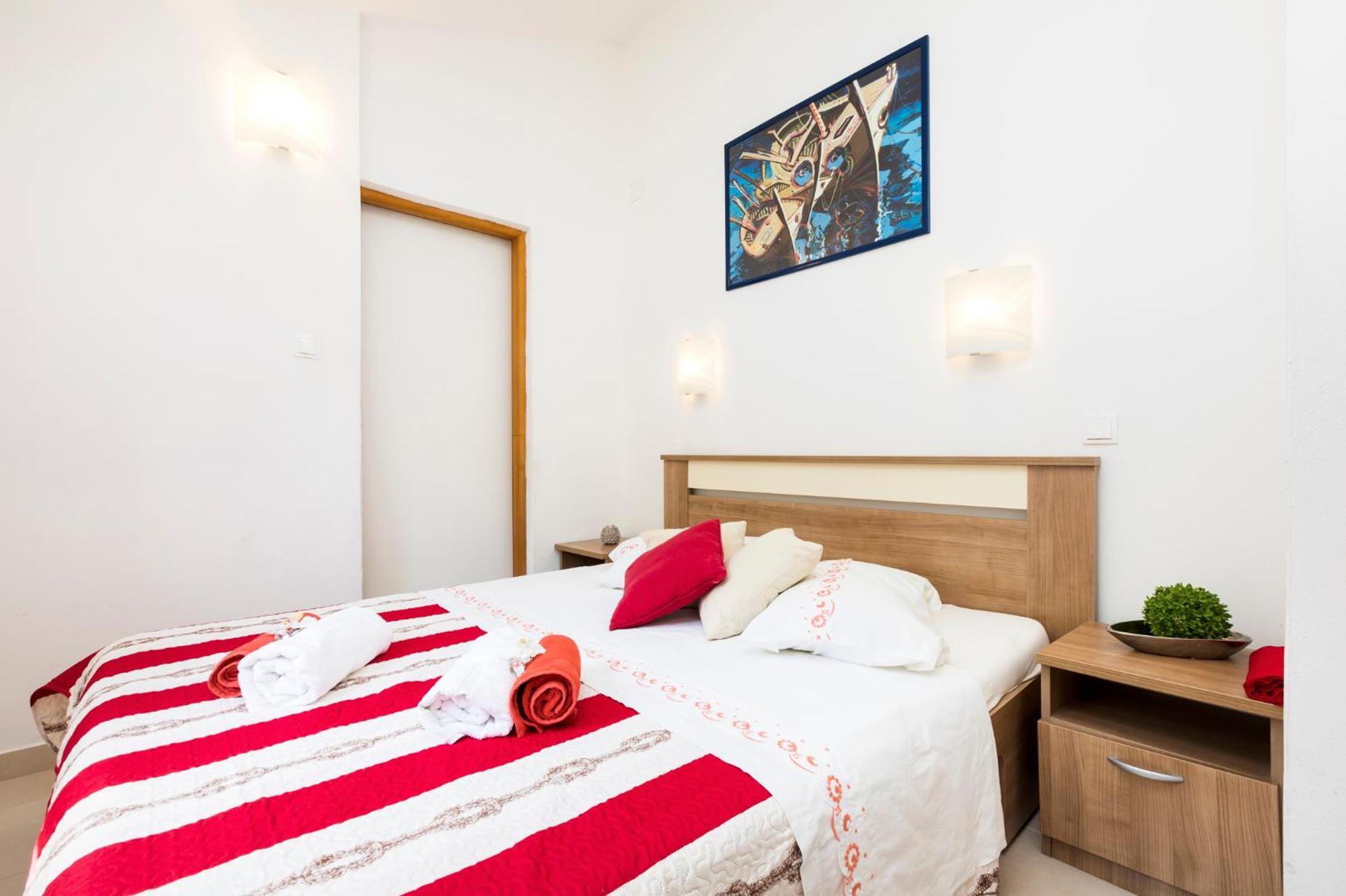 Apartmani I Soba Roberto I Mirjana Валун Экстерьер фото