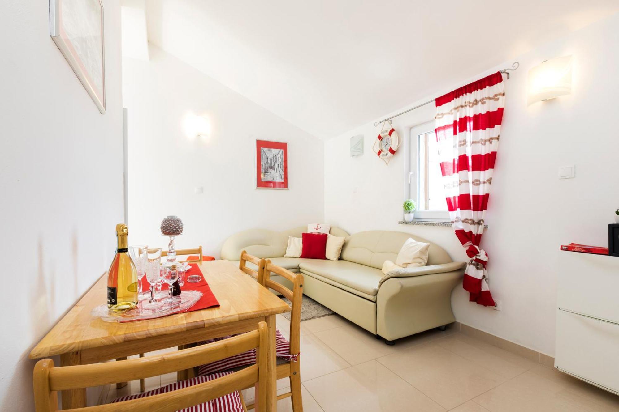 Apartmani I Soba Roberto I Mirjana Валун Экстерьер фото